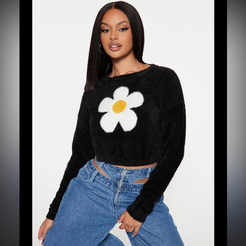 Zalful Black Floral Sweater Fuzzy Crop Sweater Women’s Medium NWOT
